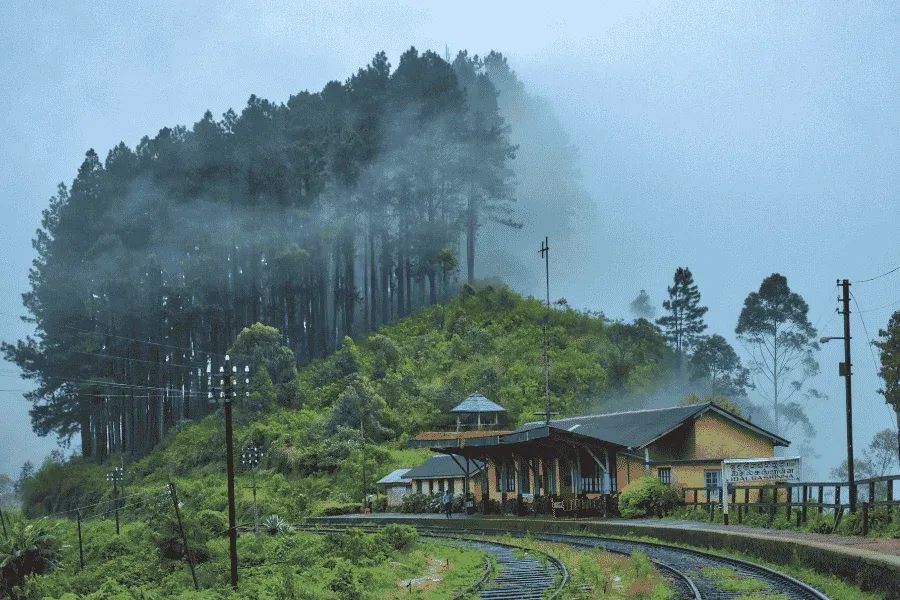 Idalgashinna Railway Station mountain mist hill-country train Sri Lanka