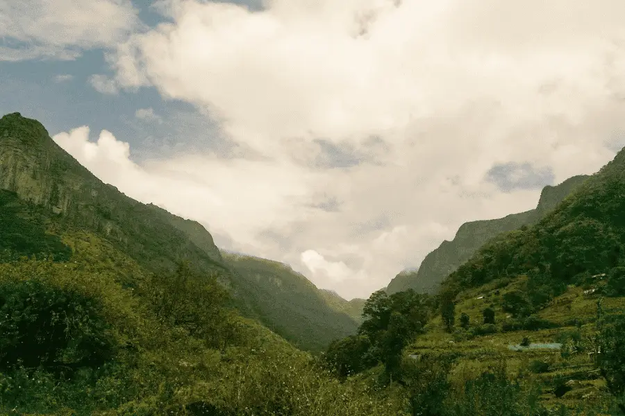 Mandaram Nuwara — misty mountain valleys, tea estates, and remote highland scenery in Sri Lanka's central highlands