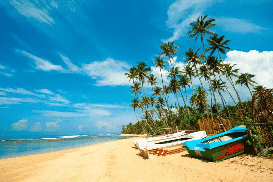 Eastern coast Sri Lanka — quiet beaches, lagoons and Hindu temples along the untouched eastern coastline