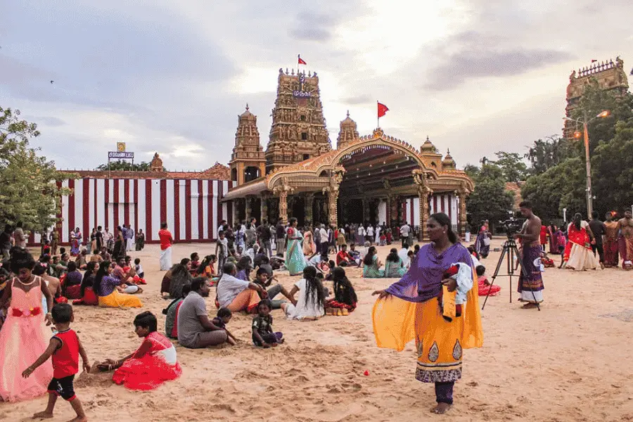 Tamil culture Sri Lanka — Hindu kovils, religious diversity, and coastal community life on the east coast