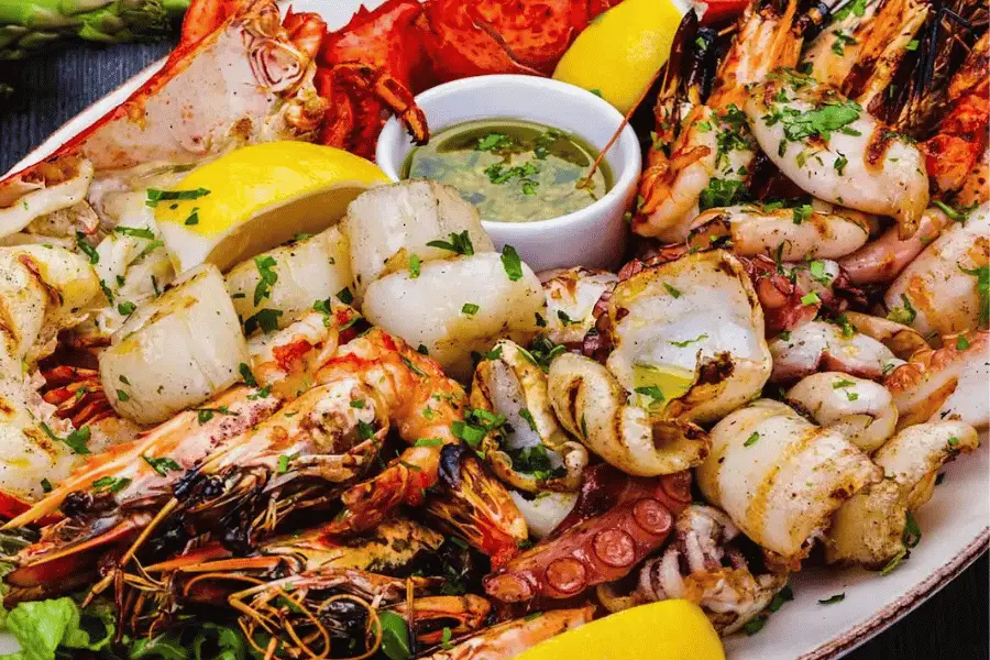 Negombo seafood in Sri Lanka — lagoon crab, fresh prawns, grilled fish, and coastal seafood dishes from Sri Lanka's seafood hub